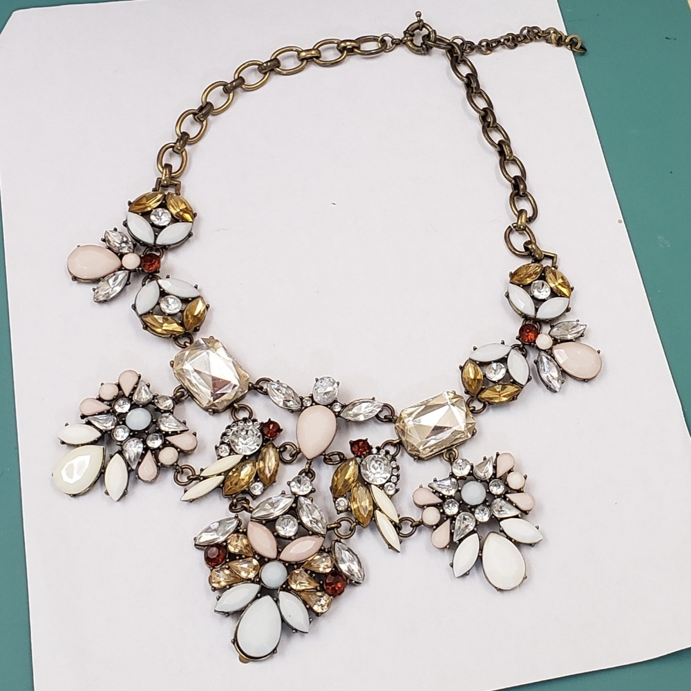 Vintage, luxe glass crystal brass tone jeweled bib statement necklace - Picture 5 of 16
